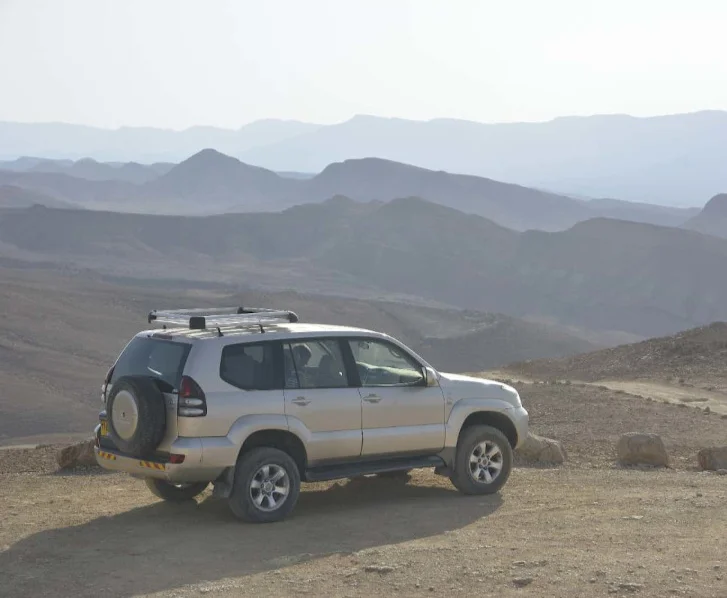 mkhtesh-ramon-jeep-tour desert prime