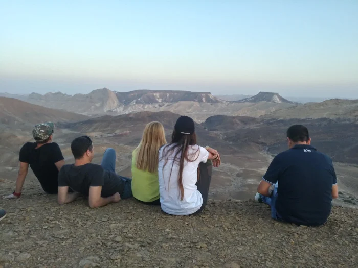 גיבוש חברה פסגת מדבר מכתש רמון